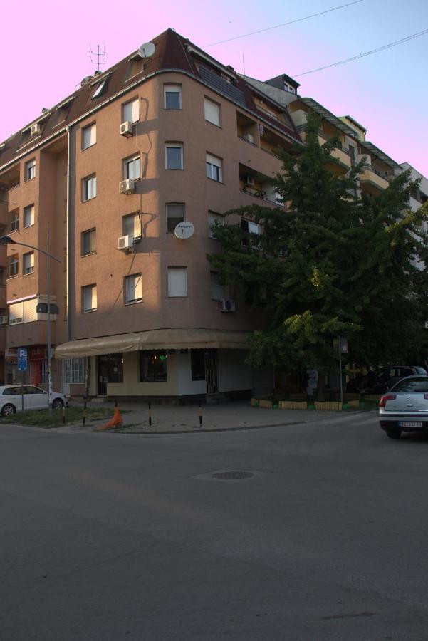 Novi Sad Apartman Tenigo Esterno foto