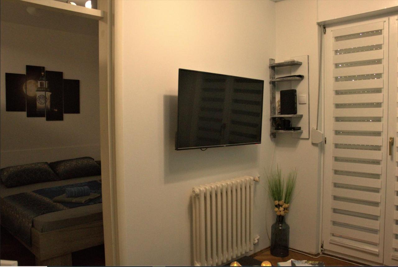 Novi Sad Apartman Tenigo Esterno foto